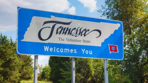 A close up of a sign saying "Tennessee."