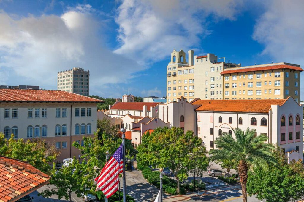 The downtown area of Lakeland, FL, bathed in afternoon sunlight. 